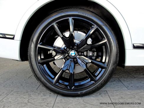 Used 2022 BMW X7 xDrive40i w/ M Sport Package image 13