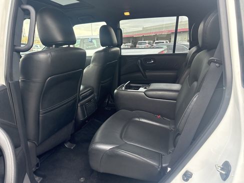 Used 2023 Nissan Armada SL w/ Midnight Edition Package image 6