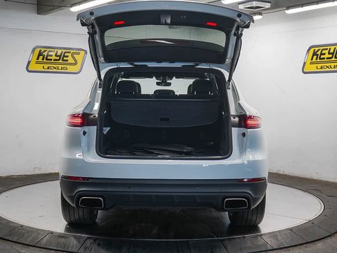 Certified 2022 Porsche Cayenne AWD/4WD image 27