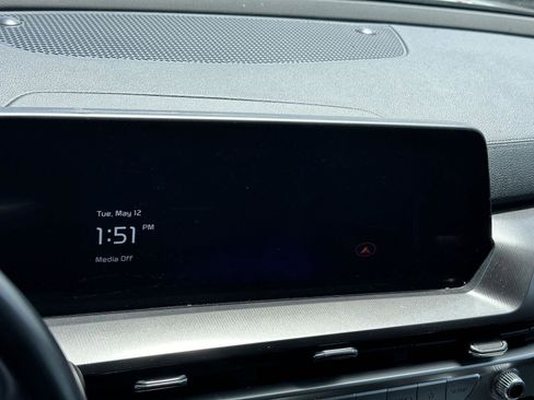 Used 2023 Kia Telluride LX FWD image 11