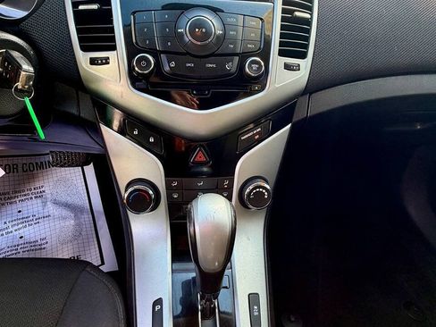 Used 2014 Chevrolet Cruze LT FWD image 11