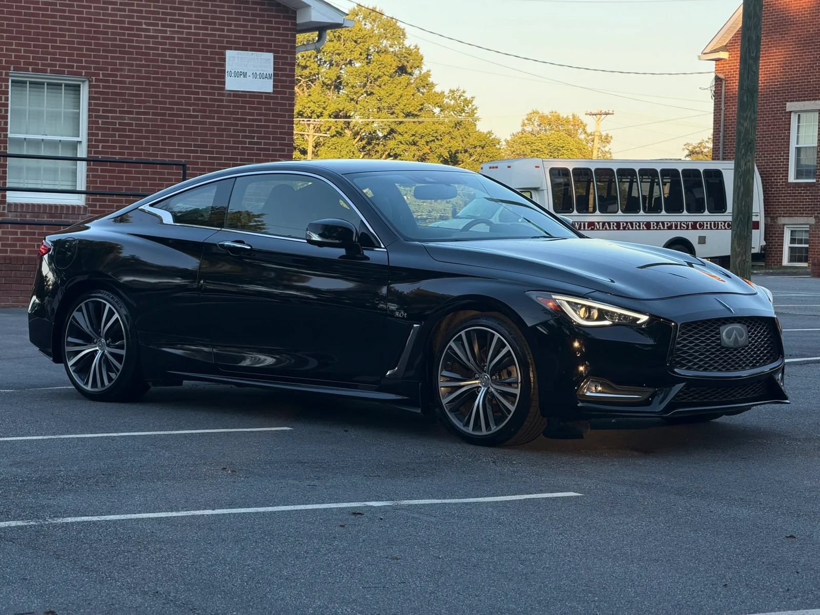 Used 2018 INFINITI Q60 3.0t Luxe w/ Sensory Package 3.0T Luxe AWD/4WD image 9