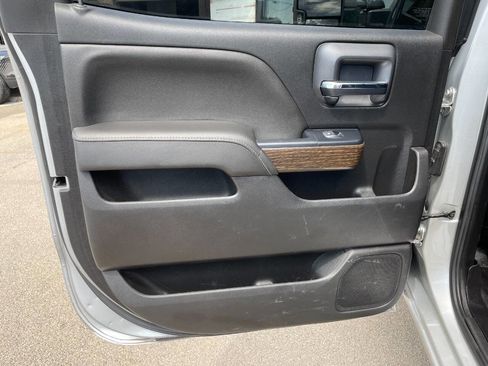 Used 2019 GMC Sierra 3500 Denali w/ Duramax Plus Package image 21