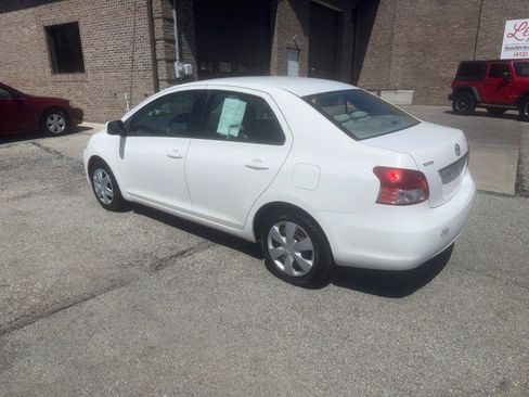 Used 2010 Toyota Yaris Sedan FWD image 3