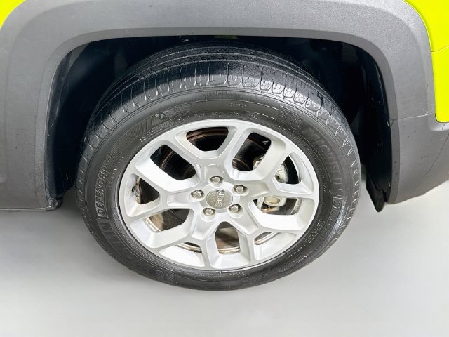 Used 2017 Jeep Renegade Latitude w/ Popular Equipment Group FWD image 33