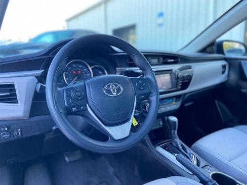 Used 2014 Toyota Corolla LE FWD image 14