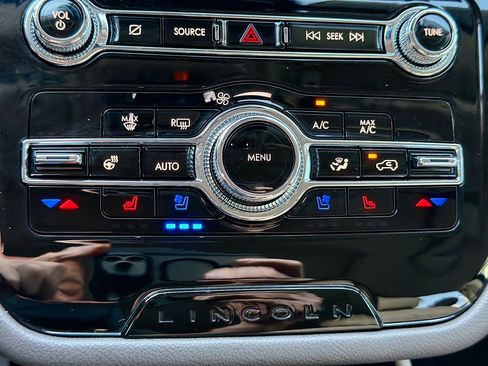 Certified 2022 Lincoln Corsair AWD w/ Premium Package image 16