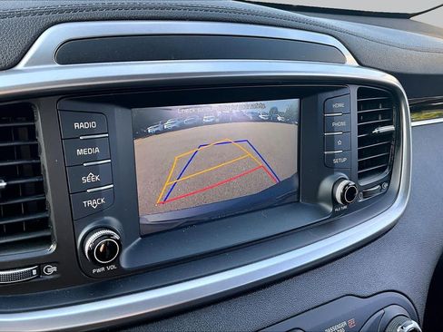Used 2019 Kia Sorento L FWD image 31