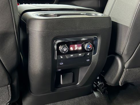 Used 2026 Chevrolet Suburban RST w/ RST Capability Package AWD/4WD image 42