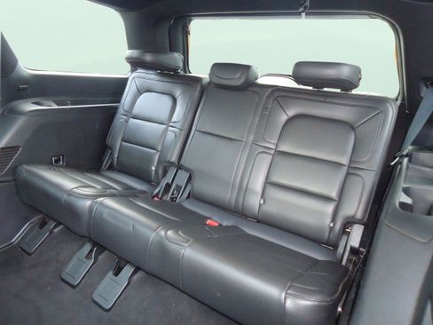 Used 2018 Lincoln Navigator Select w/ Cargo Package image 30