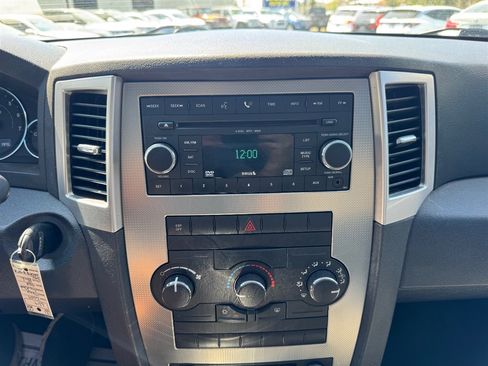 Used 2009 Jeep Grand Cherokee Laredo w/ Sun/Sound Group image 13