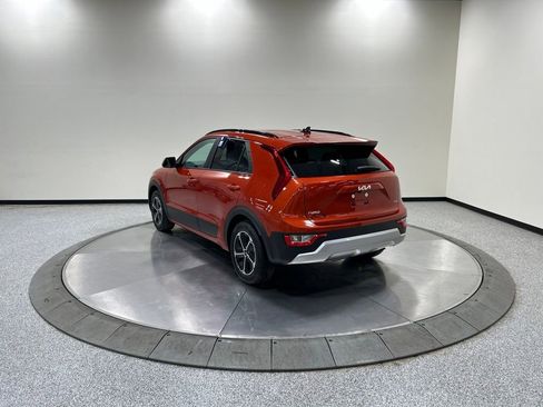 Used 2023 Kia Niro LX FWD image 9