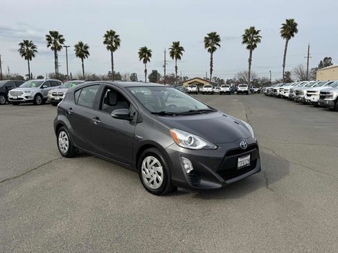 Used 2016 Toyota Prius C One image 2