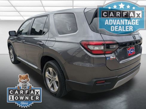 Used 2025 Honda Pilot EX-L image 2