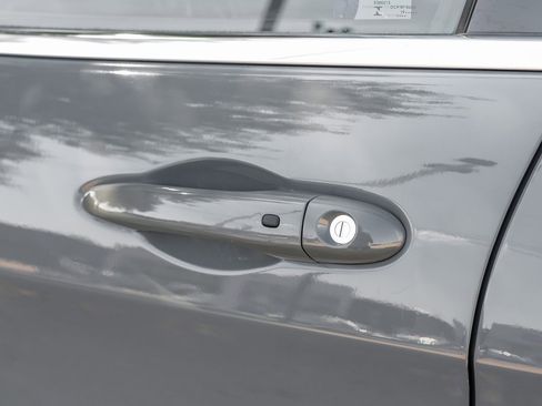 Used 2021 Jeep Cherokee Limited w/ Mopar Interior Package image 53