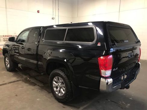 Certified 2017 Toyota Tacoma SR5 w/ Tow Package image 6