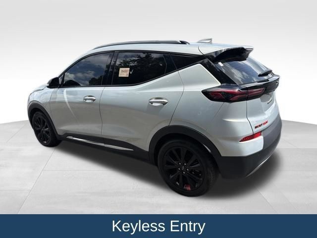 Used 2023 Chevrolet Bolt EUV Premier w/ Sun & Sound Package FWD image 11