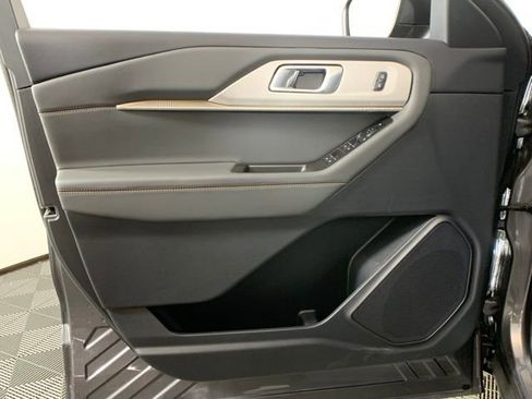 Used 2025 Ford Explorer Active image 24