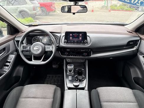 Used 2022 Nissan Rogue SV AWD/4WD image 11