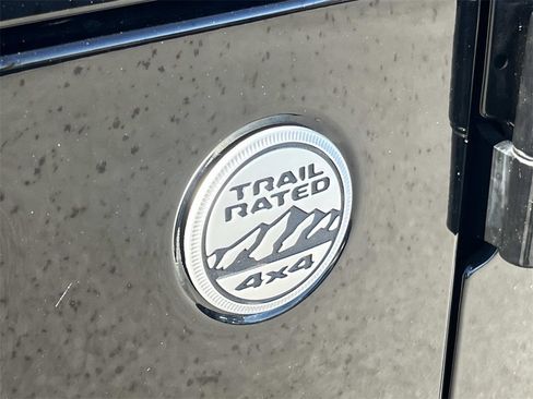 Used 2021 Jeep Gladiator Sport image 12