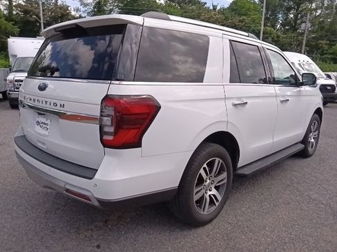Used 2024 Ford Expedition Limited RWD image 3