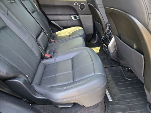 Used 2019 Land Rover Range Rover Sport HSE AWD/4WD image 4