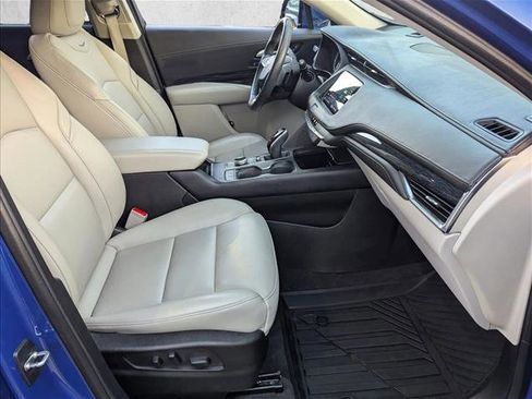 Used 2023 Cadillac XT4 Premium Luxury image 19