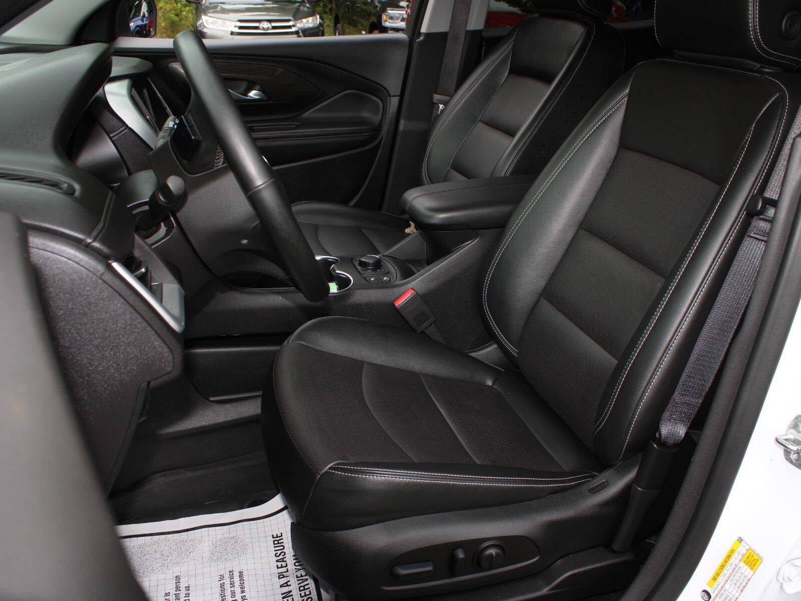 Used 2024 GMC Terrain SLT w/ Elevation Edition AWD/4WD image 18