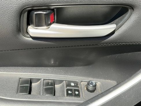 Used 2020 Toyota Corolla SE w/ Carpet Mat Package (TMS) FWD image 5