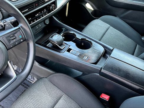 Certified 2024 Nissan Rogue SV FWD image 21