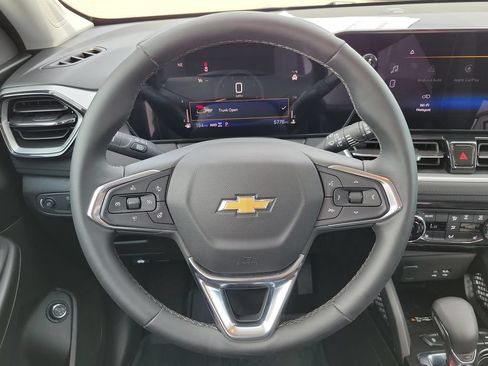 Used 2025 Chevrolet TrailBlazer LT w/ Convenience Package AWD/4WD image 29