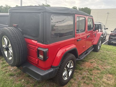 Used 2020 Jeep Wrangler Unlimited Sahara AWD/4WD image 6