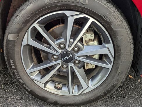 Used 2023 Kia Forte LXS image 11