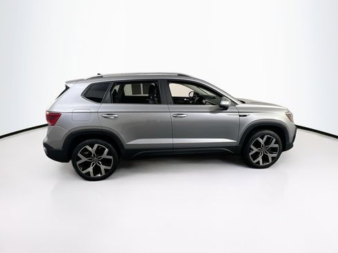 Used 2022 Volkswagen Taos SEL image 4