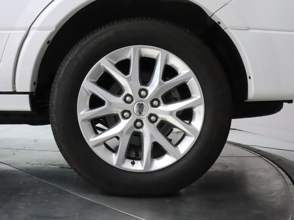 Used 2015 Ford Expedition Limited w/ Equipment Group 301A AWD/4WD image 40