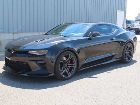 Used 2018 Chevrolet Camaro SS RWD image 5