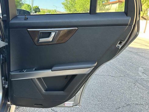 Used 2015 Mercedes-Benz GLK 350 2WD image 36