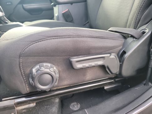 Used 2020 Jeep Wrangler Sport image 12