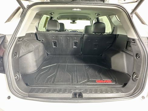 Used 2023 GMC Terrain SLT w/ Infotainment Package II AWD/4WD image 28