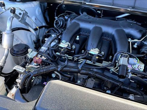 New 2025 Nissan Pathfinder Platinum image 17