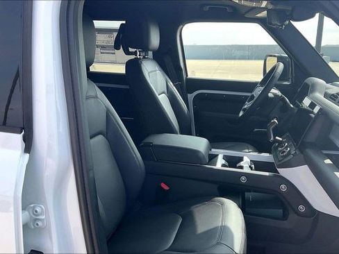 New 2026 Land Rover Defender 110 X-Dynamic SE image 12