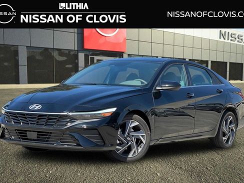 Used 2025 Hyundai Elantra SEL FWD image 1
