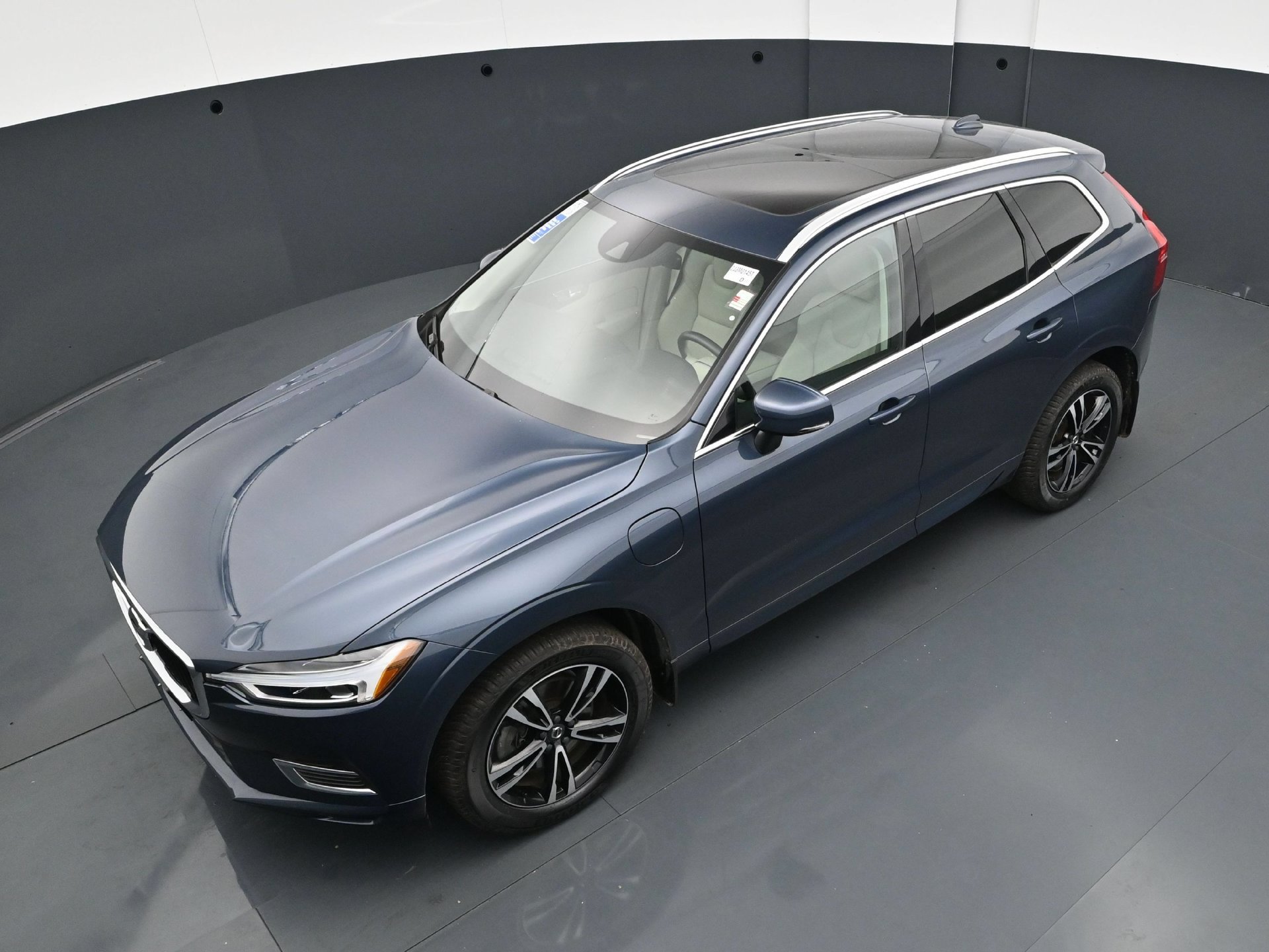 Used 2018 Volvo XC60 T8 Momentum AWD/4WD image 41