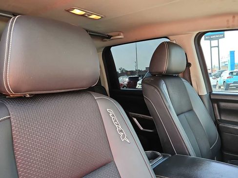 Used 2019 Nissan Titan PRO-4X AWD/4WD image 18
