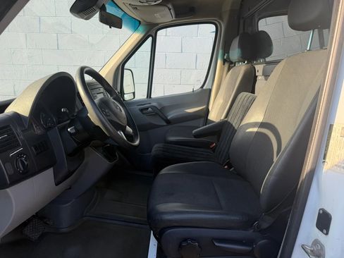 Used 2015 Mercedes-Benz Sprinter 2500 image 9