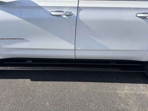 Used 2024 Chevrolet Suburban High Country image 15