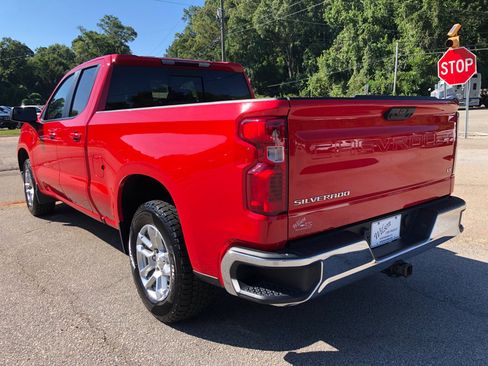 Used 2023 Chevrolet Silverado 1500 LT w/ Convenience Package II image 4