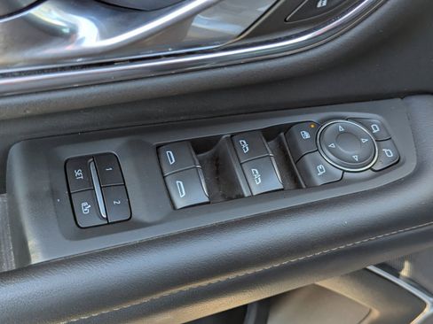 Used 2022 Chevrolet Tahoe High Country image 25