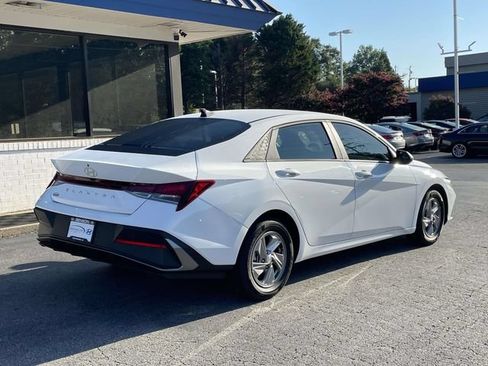 Certified 2026 Hyundai Elantra SE w/ Cargo Package FWD image 7
