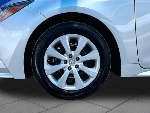 Used 2026 Toyota Corolla LE FWD image 11